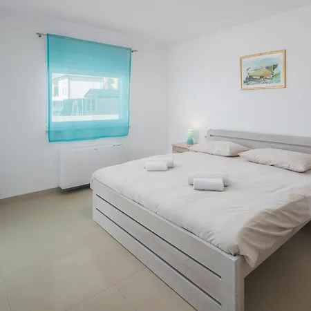 Lovely In With Kitchen Holiday home