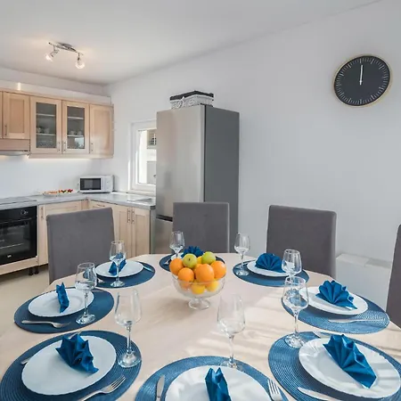 Lovely In With Kitchen *